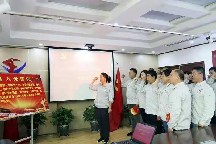 海鸥体育“主题党日+”模式让组织生活“神形兼备” (2).jpg