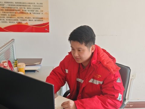 先进工作者 蔡令龙